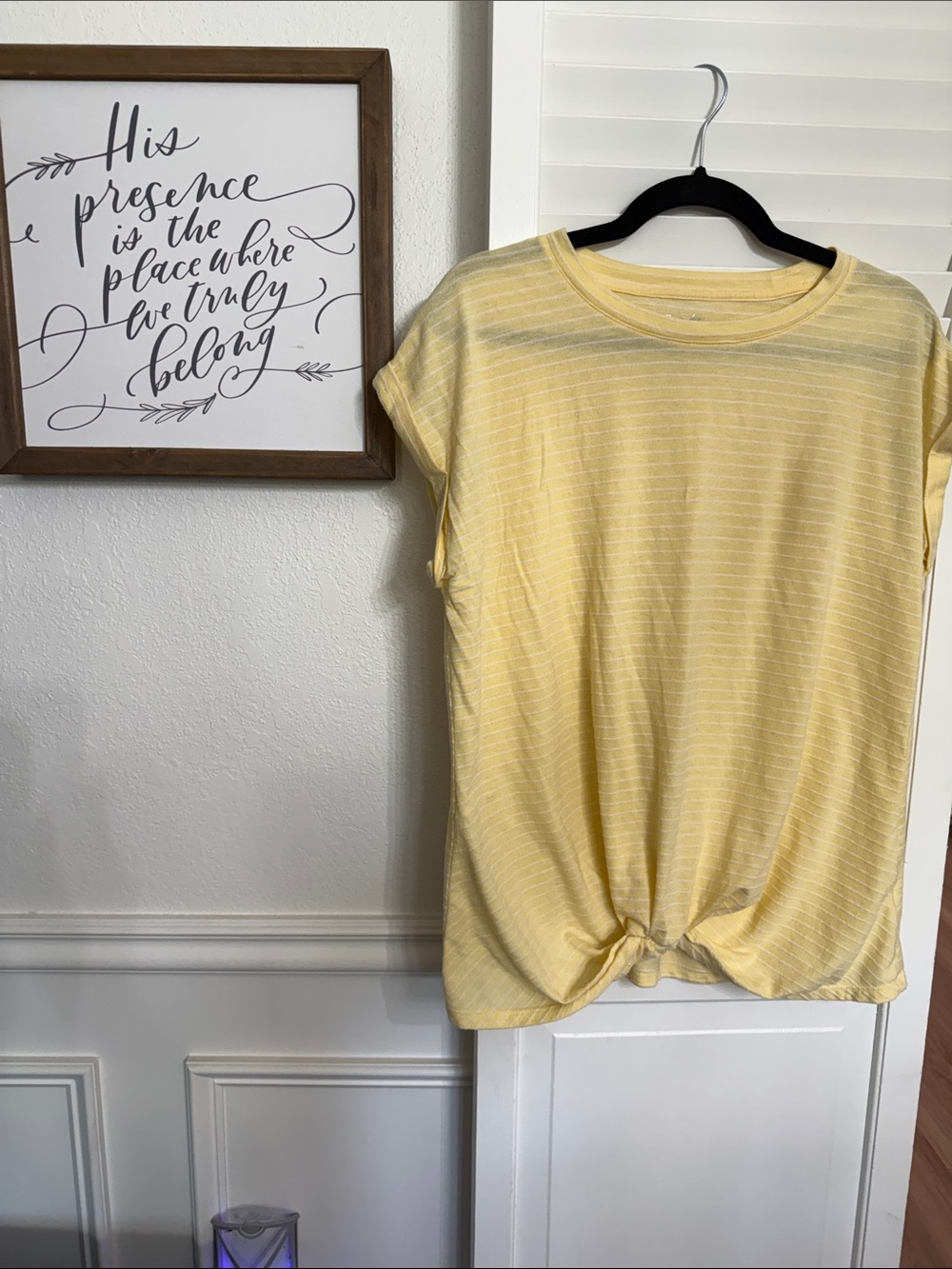 Women's Light Yellow Knot-Front Short Sleeve Tee